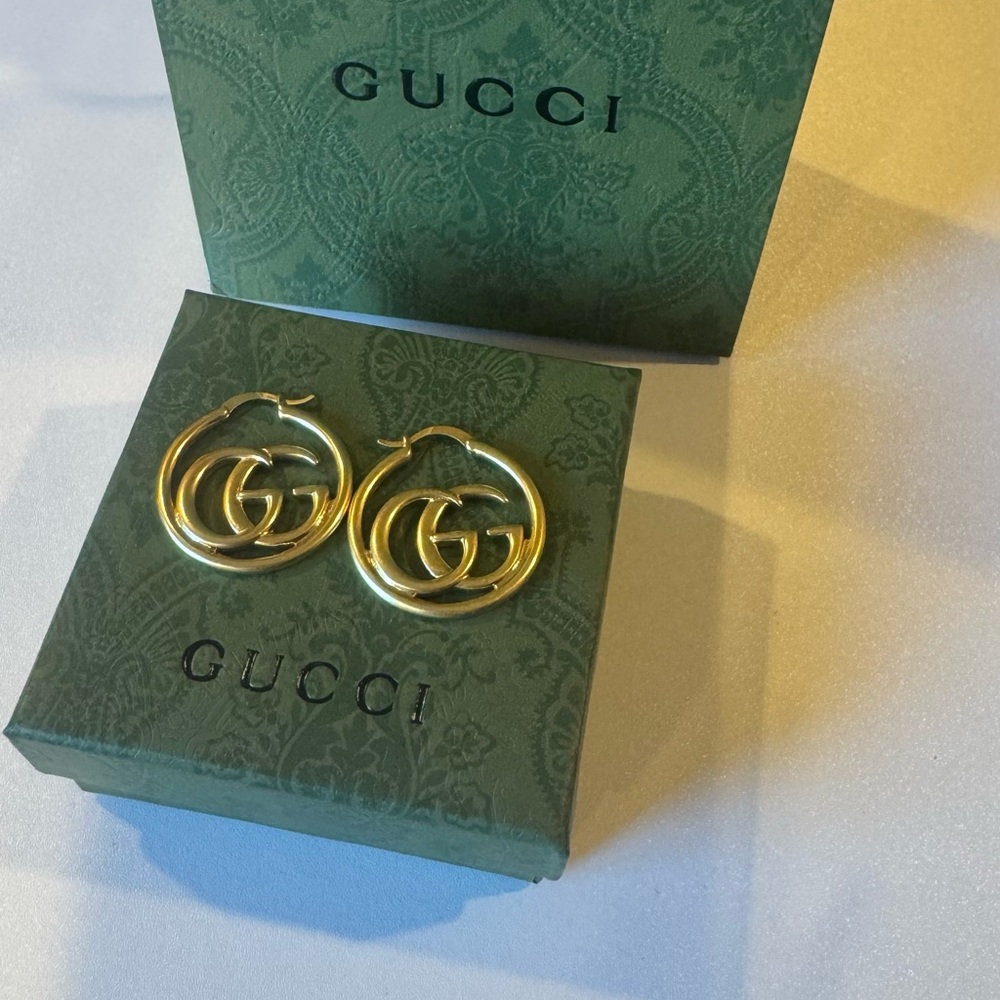 Interlocking Double Circle Hoop Earrings - Gold Tone